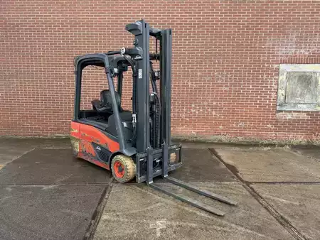 Elektromos 3 kerekű 2021  Linde E16L-02 (1)