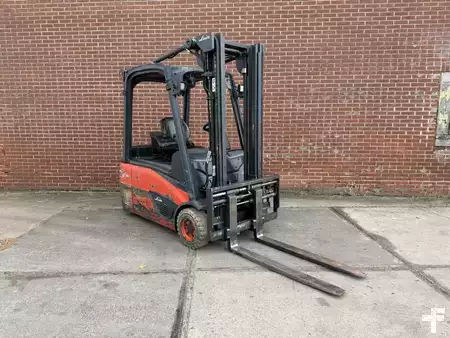 Elektromos 3 kerekű 2020  Linde E16L-02 (1)