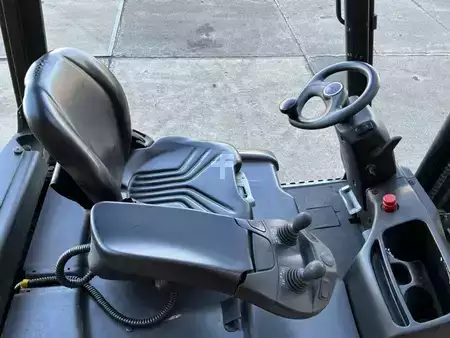 Elektromos 3 kerekű 2021  Linde E16L-02 (10)