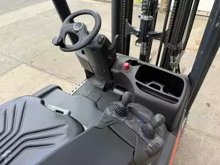 Elektromos 3 kerekű 2021  Linde E16L-02 (9)