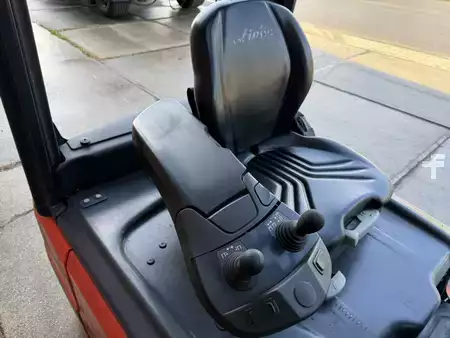 Elektromos 3 kerekű 2021  Linde E16L-02 (10)