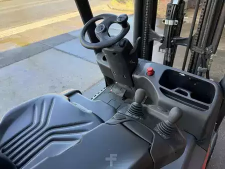 Elektromos 3 kerekű 2021  Linde E16L-02 (9)