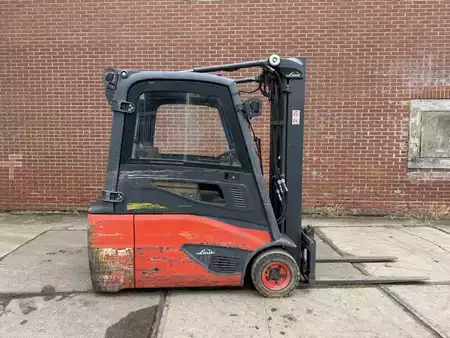 Elektromos 4 kerekű 2021  Linde E16L-02 (2)