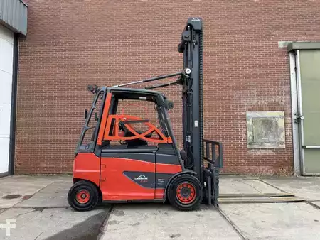 Elektromos 4 kerekű 2017  Linde E40H-01/600 (3)