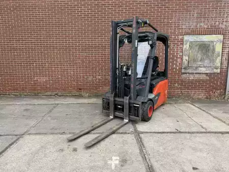 Elektromos 3 kerekű 2015  Linde E18-02 (4)