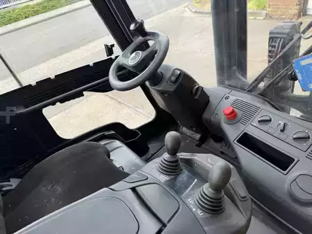 Elektromos 4 kerekű 2015  Linde E30-01 (10)