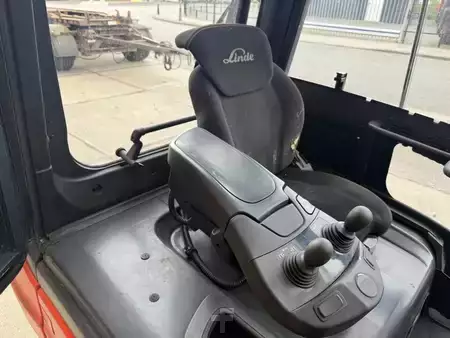 Elektromos 4 kerekű 2015  Linde E30-01 (9)