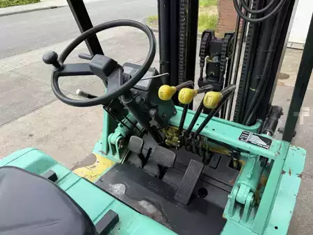 Diesel heftrucks 1990  Mitsubishi FD25-T (9)