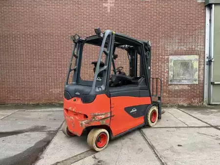4-wiel elektrische heftrucks 2012  Linde E30HL-01/600 (4)
