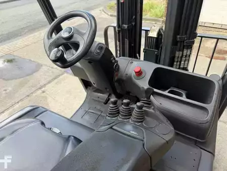 4-wiel elektrische heftrucks 2012  Linde E30HL-01/600 (9)