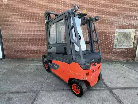 4-wiel elektrische heftrucks 2014  Linde E25L-01 (3)