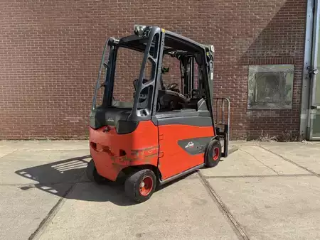4-wiel elektrische heftrucks 2011  Linde E25HL-01/600 (3)