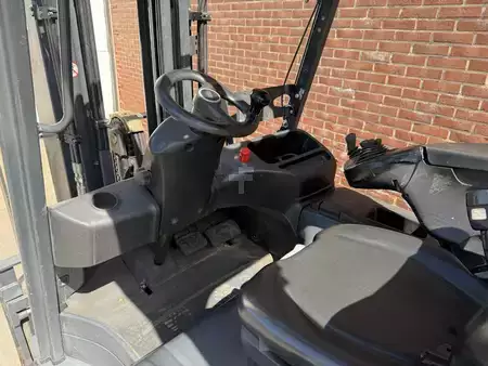 4-wiel elektrische heftrucks 2011  Linde E25HL-01/600 (8)