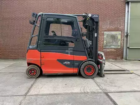 Elektryczne 4-kołowe 2017  Linde E45HL-01/600 (2)