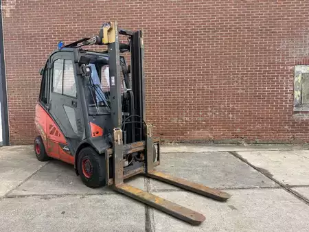LPG Forklifts 2019  Linde H30T-02 (1)