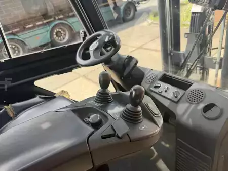 LPG Forklifts 2019  Linde H30T-02 (10)