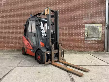 LPG Forklifts 2019  Linde H30T-02 (1)