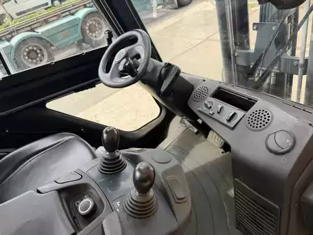 LPG Forklifts 2019  Linde H30T-02 (10)