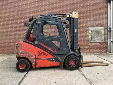 LPG Forklifts 2019  Linde H30T-02 (2)