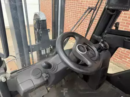 LPG Forklifts 2019  Linde H30T-02 (8)