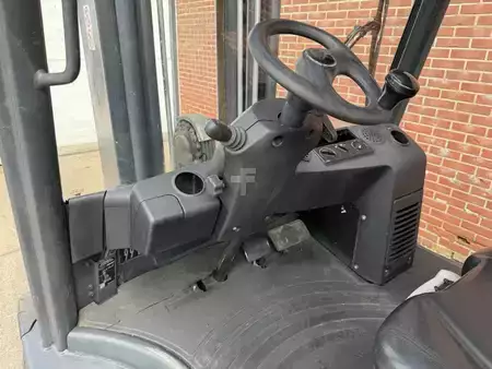 Empilhador diesel 2016  Linde H45D-02 (8)