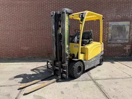 Elektryczne 4-kołowe 2013  Hyster J2.5XN (4)