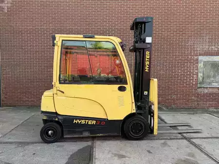 Elektryczne 4-kołowe 2016  Hyster J3.0XN (2)