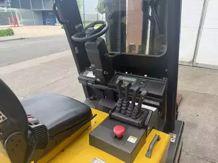 Electric - 4 wheels 2006  Yale ERP30ALF E2145 (9)