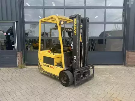 Carrelli elettrici 3 ruote 2008  Hyster J2.00XMT (1)