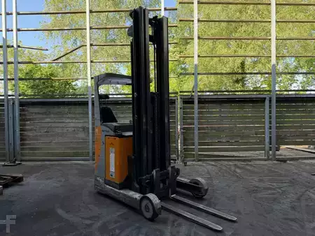 Reach Truck 2010  Still FM-X17 (1)
