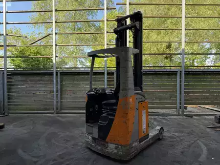 Reach Truck 2010  Still FM-X17 (2)