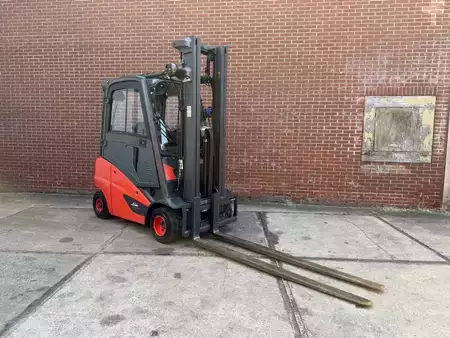 Empilhador diesel 2022  Linde H20D-02 (1)