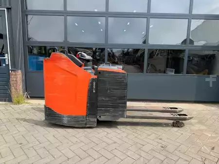 Stapelaars met staplatform  Toyota LPE250 (1)