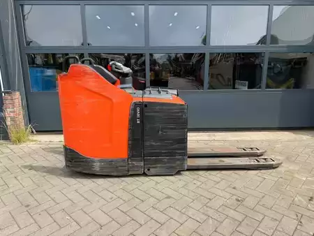 Stapelaars met staplatform  Toyota LPE250 (10)