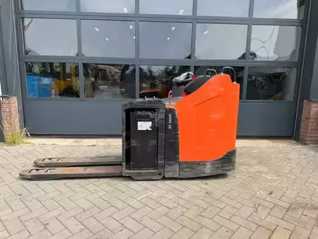 Stapelaars met staplatform  Toyota LPE250 (5)