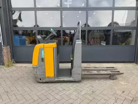 Stapelaars met staplatform  Jungheinrich ECE220 (1)
