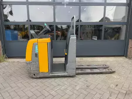 Stapelaars met staplatform  Jungheinrich ECE220 (2)