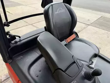 4-wiel elektrische heftrucks 2017  Linde E16P-02 (10)