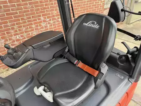 4-wiel elektrische heftrucks 2017  Linde E16P-02 (7)