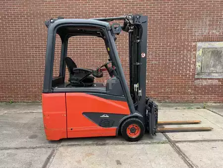 3-wiel elektrische heftrucks 2010  Linde E16H-01 (4)