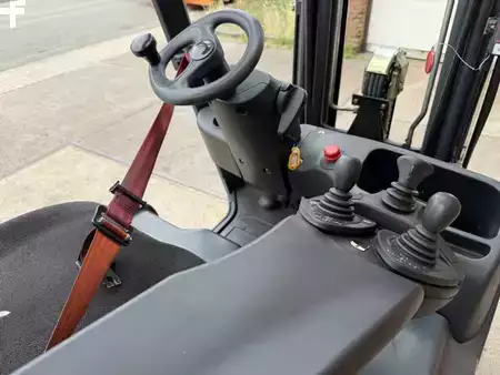 3-wiel elektrische heftrucks 2010  Linde E16H-01 (9)