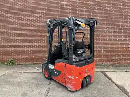 Carrelli elettrici 3 ruote 2018  Linde E12-02 (5)