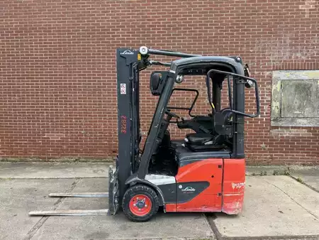 Carrelli elettrici 3 ruote 2018  Linde E12-02 (6)