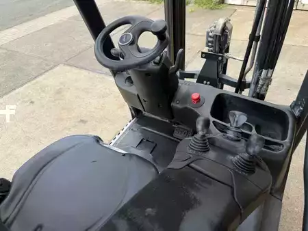 Carrelli elettrici 3 ruote 2018  Linde E12-02 (9)