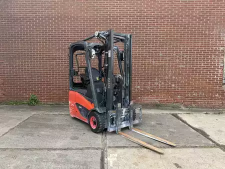 Carrelli elettrici 3 ruote 2018  Linde E12-02 (1)