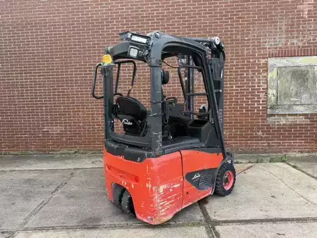 Carrelli elettrici 3 ruote 2018  Linde E12-02 (3)