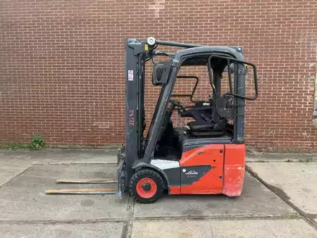 Carrelli elettrici 3 ruote 2018  Linde E12-02 (6)
