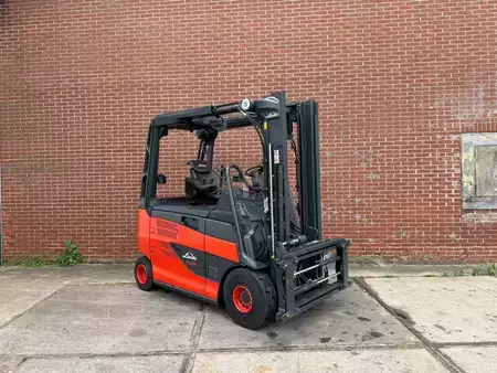 Elektromos 4 kerekű 2018  Linde E25FCFC-01/600 (1)