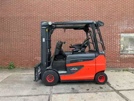 Elektromos 4 kerekű 2018  Linde E25FCFC-01/600 (3)