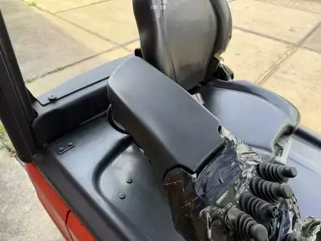 Eléctrico - 3 rodas 2017  Linde E16-02 (10)